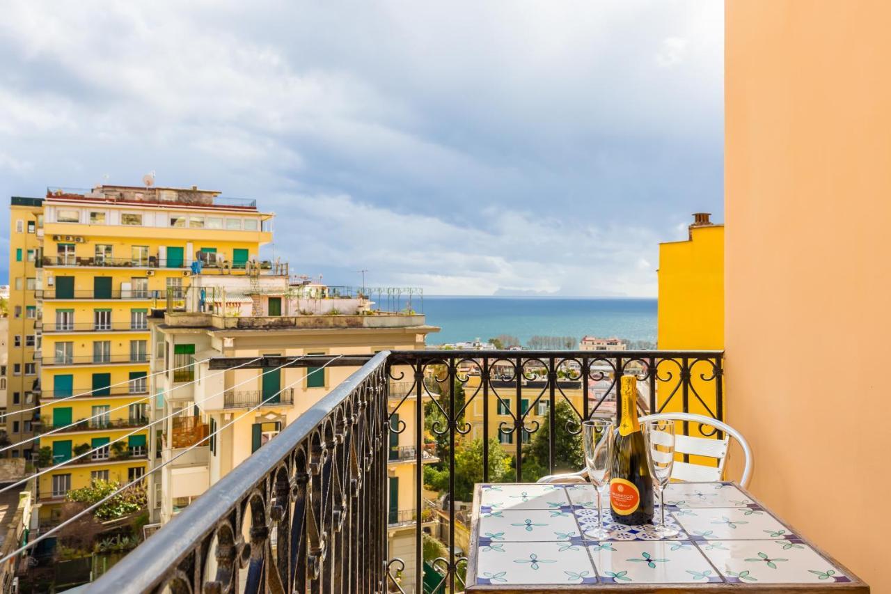 B&B Civico 33 Naples Exterior photo
